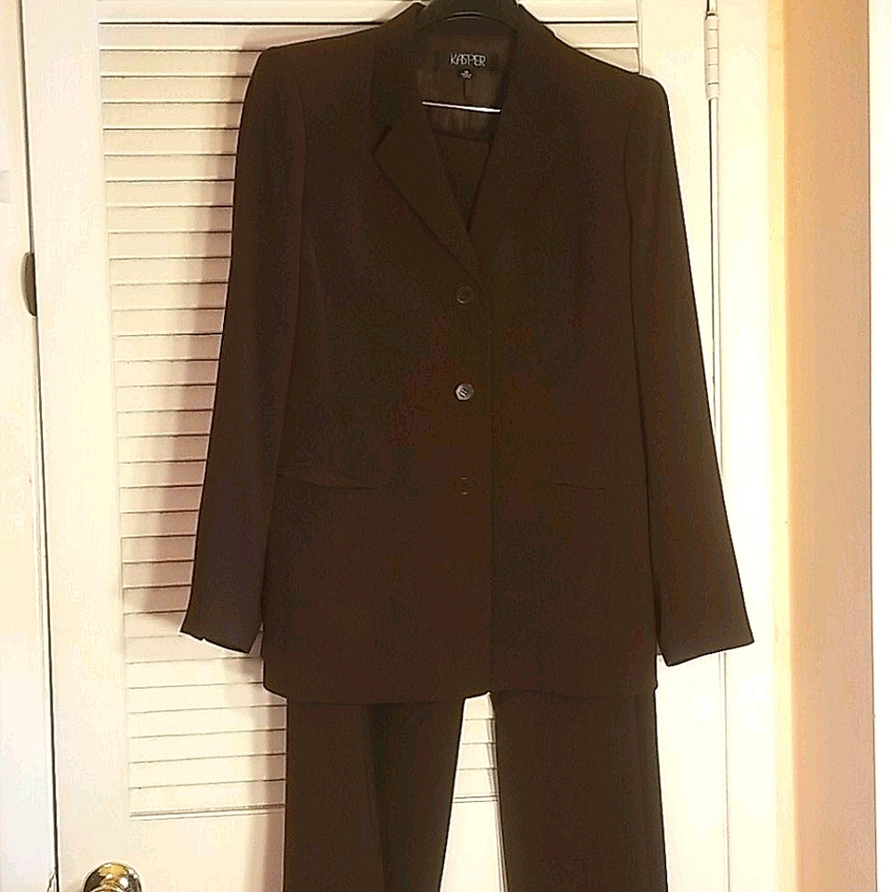 Kasper business pantsuit